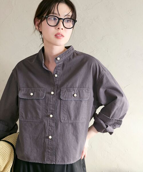 le.coeur blanc（ルクールブラン）の「スタンドネックパールボタンシャツ（シャツ/ブラウス・レディース・ダークグレー/イエロー/オフホワイト/サックスブルー/ピンク・38）」の15枚目の写真