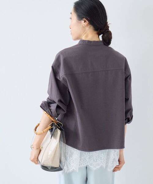 le.coeur blanc（ルクールブラン）の「スタンドネックパールボタンシャツ（シャツ/ブラウス・レディース・ダークグレー/イエロー/オフホワイト/サックスブルー/ピンク・38）」の18枚目の写真