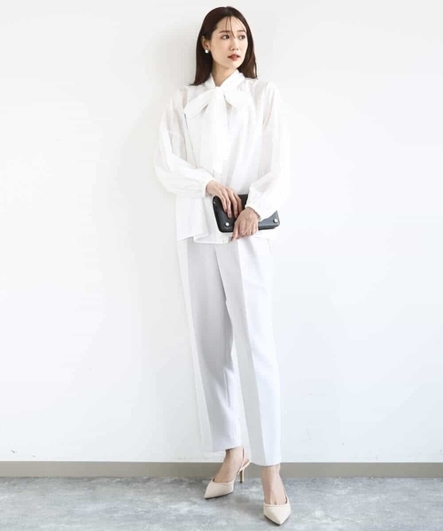 MK MICHEL KLEIN(エムケーミッシェルクラン)の「ボウ付きバンドカラーブラウス/洗える(シャツ/ブラウス・レディース・ライトブルー/ホワイト・38)」の12枚目の写真