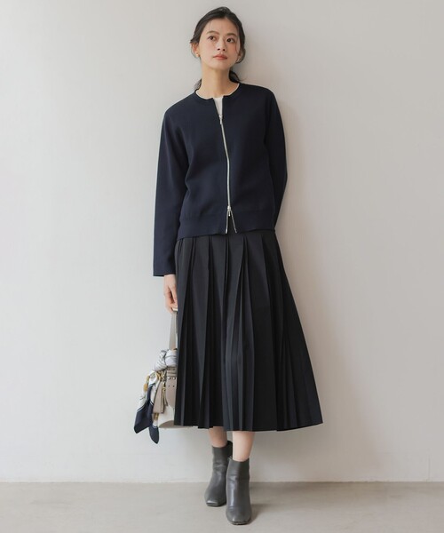 J.PRESS(ジェイプレス)の「【レイヤードスタイルに】FINE COTTON SLEEVELESS タンクトップ(タンクトップ・レディース・ホワイト系/ブラック系/ベージュ系/シルバー系・T15/T13)」の14枚目の写真