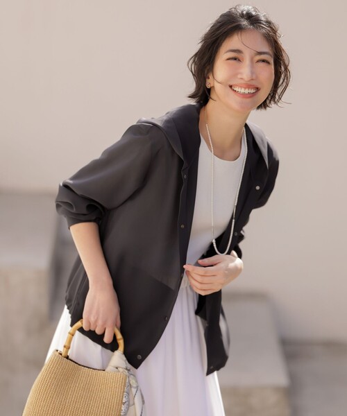 J.PRESS(ジェイプレス)の「【レイヤードスタイルに】FINE COTTON SLEEVELESS タンクトップ(タンクトップ・レディース・ホワイト系/ブラック系/ベージュ系/シルバー系・T15/T13)」の16枚目の写真