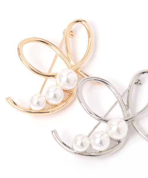 studio CLIP（スタディオクリップ）の「【daily CLIP】パールライクリボンモチーフブローチ（ブローチ/コサージュ・レディース・その他1/その他2・FREE）」の5枚目の写真