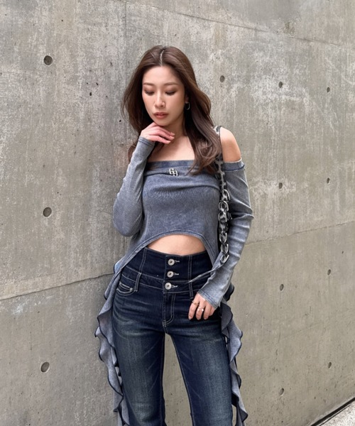 GYDA(ジェイダ)の「GG SIDE DRAPE EDGEオフショルトップス(Tシャツ/カットソー・レディース・ネイビー/チャコールグレー/オフホワイト・FREE)」の4枚目の写真