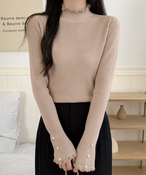 Girly Doll(ガーリードール)の「ハイネック袖パールボタンリブニット(ニット/セーター・レディース・ブラック/モカ/ベージュ・FREE)」の5枚目の写真