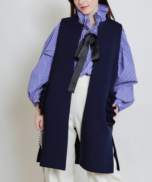 PICCIN PERLA（ピッチンペルラ）の「ポケットフリルジレ（ベスト・レディース・ブラック/オフホワイト/ネイビー・M）」の3枚目の写真