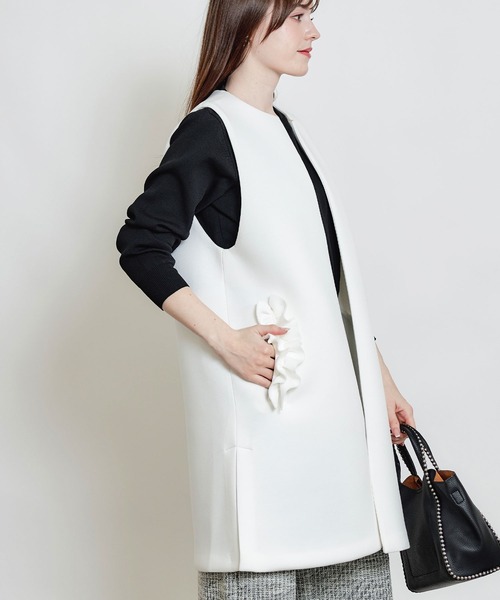 PICCIN PERLA（ピッチンペルラ）の「ポケットフリルジレ（ベスト・レディース・ブラック/オフホワイト/ネイビー・M）」の5枚目の写真