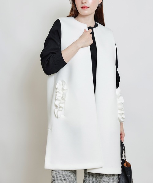 PICCIN PERLA（ピッチンペルラ）の「ポケットフリルジレ（ベスト・レディース・ブラック/オフホワイト/ネイビー・M）」の4枚目の写真