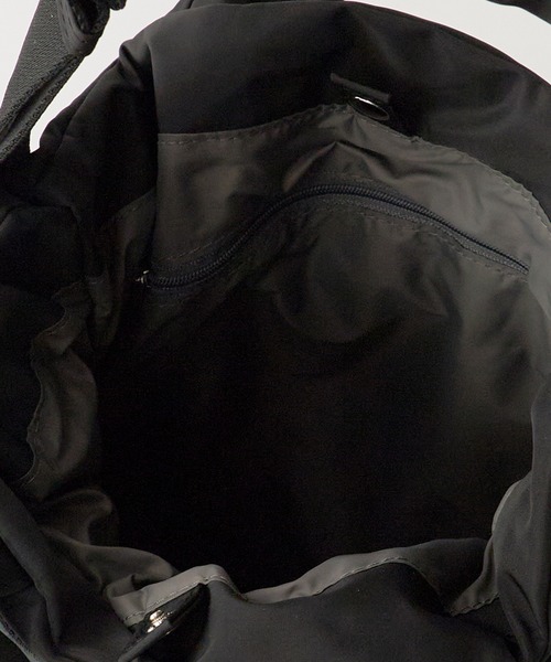 OUTDOOR PRODUCTS（アウトドアプロダクツ）の「OUTDOOR PRODUCTS/アウトドアプロダクツ 2WAY BELT TOTE(S) ブランドロゴ 巾着トートバッグ 秋 秋服 2026年秋冬（ショルダーバッグ・レディース・ブラック/アイボリー/モカ・FREE）」の11枚目の写真