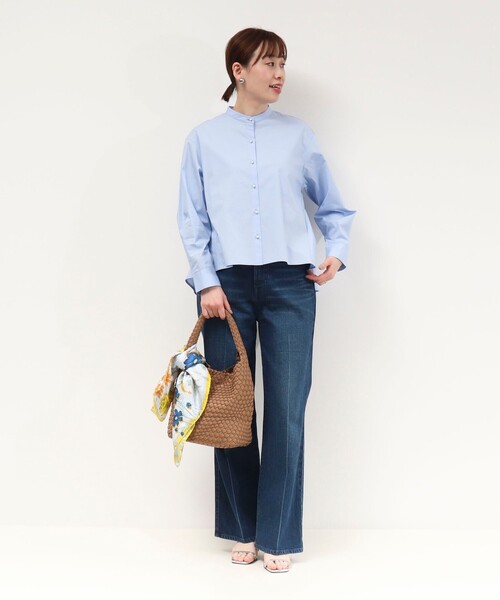 MICO COULIER（ミコクリエ）の「パール釦ペプラムブラウス（シャツ/ブラウス・レディース・グレー系その他/サックスブルー/ホワイト・38）」の4枚目の写真