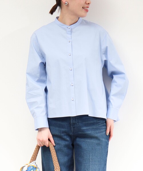 MICO COULIER（ミコクリエ）の「パール釦ペプラムブラウス（シャツ/ブラウス・レディース・グレー系その他/サックスブルー/ホワイト・38）」の5枚目の写真
