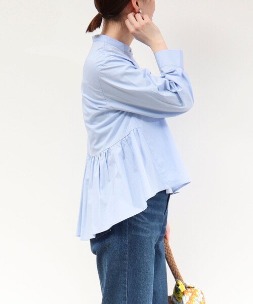 MICO COULIER（ミコクリエ）の「パール釦ペプラムブラウス（シャツ/ブラウス・レディース・グレー系その他/サックスブルー/ホワイト・38）」の9枚目の写真