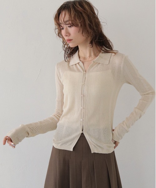 CLEIO（クレイオ）の「【CLEIO】ランダムリブスパンコールシアーポロニット RANDOM RIB SEQUIN SHEER POLO KNIT（ポロシャツ・レディース・ホワイト系その他/ピンク/ネイビー・FREE）」の2枚目の写真