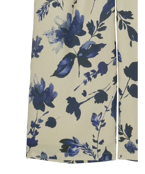 Ameri(アメリ)の「GRAINY FLOWER STRAIGHT PANTS(その他パンツ・レディース・アイボリー/ブラック・SMALL/MEDIUM)」の14枚目の写真