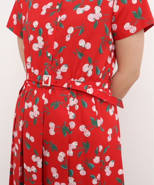 Dot&Stripes CHILD WOMAN(ドットアンドストライプス チャイルドウーマン)の「チェリープリント プリーツ半袖シャツワンピース(ワンピース・レディース・ネイビー/レッド・FREE)」の9枚目の写真