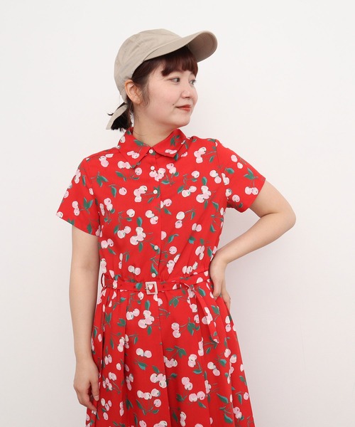 Dot&Stripes CHILD WOMAN(ドットアンドストライプス チャイルドウーマン)の「チェリープリント プリーツ半袖シャツワンピース(ワンピース・レディース・ネイビー/レッド・FREE)」の5枚目の写真