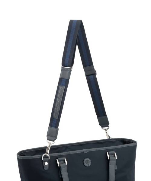 Orobianco(オロビアンコ)の「トートバッグ ソロペルテ 21L 2way 92971(トートバッグ・メンズ・ネイビー/ブラック/グリーン・FREE)」の12枚目の写真