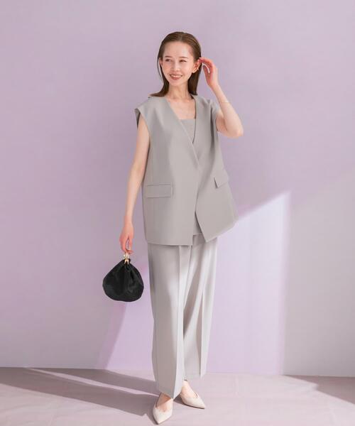 URBAN RESEARCH ROSSO WOMEN(アーバンリサーチ ロッソ)の「ジレ+キャミソールセットアップ(セットアップ・レディース・ライトグレー/ブラック・FREE)」の1枚目の写真