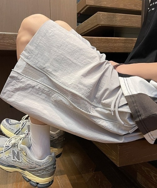 SHEPP(シープ)の「ジップ付きサイドメッシュナイロンショーツ(その他パンツ・メンズ・ブラック/グレー・L/M)」の6枚目の写真
