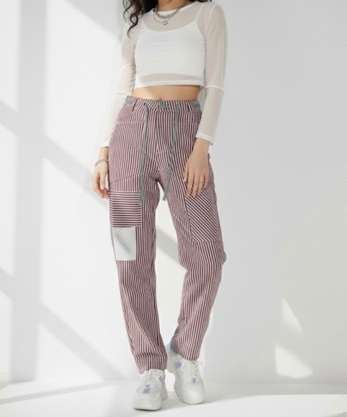 NANEA(ナネア)の「ヒッコリーストライプパッチワークパンツ(デニムパンツ・レディース・ブラック/グレー/ブルー/グリーン/レッド・MEDIUM)」の5枚目の写真