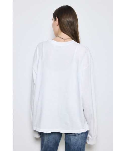 AZUL by moussy(アズールバイマウジー)の「ワンポイントロゴロングTシャツ 春服 秋服 長袖 ロンT(Tシャツ/カットソー・レディース・オフホワイト/ライトブラック・MEDIUM/SMALL)」の7枚目の写真