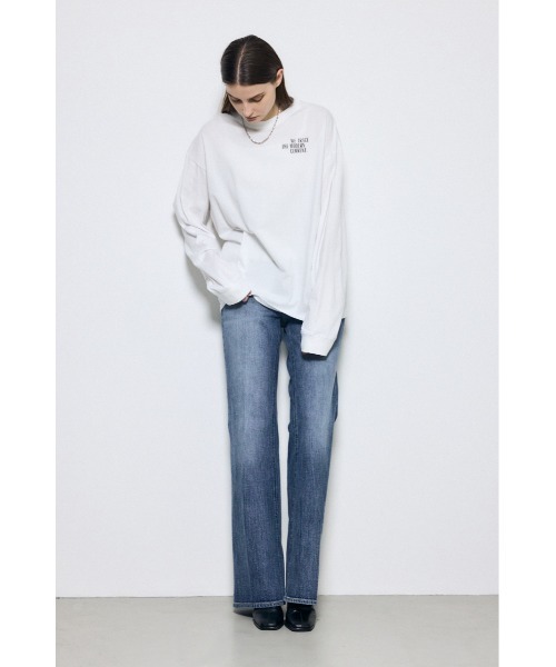 AZUL by moussy(アズールバイマウジー)の「ワンポイントロゴロングTシャツ 春服 秋服 長袖 ロンT(Tシャツ/カットソー・レディース・オフホワイト/ライトブラック・MEDIUM/SMALL)」の9枚目の写真