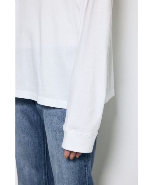AZUL by moussy(アズールバイマウジー)の「ワンポイントロゴロングTシャツ 春服 秋服 長袖 ロンT(Tシャツ/カットソー・レディース・オフホワイト/ライトブラック・MEDIUM/SMALL)」の12枚目の写真