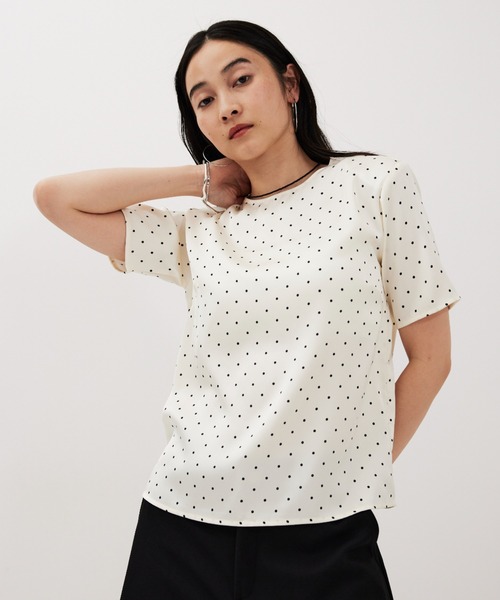 HANNE（アン）の「ドットサテンハーフスリーブブラウス（シャツ/ブラウス・レディース・ブラック/ホワイト・FREE）」の11枚目の写真