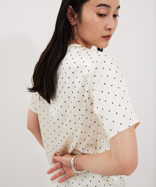 HANNE（アン）の「ドットサテンハーフスリーブブラウス（シャツ/ブラウス・レディース・ブラック/ホワイト・FREE）」の13枚目の写真