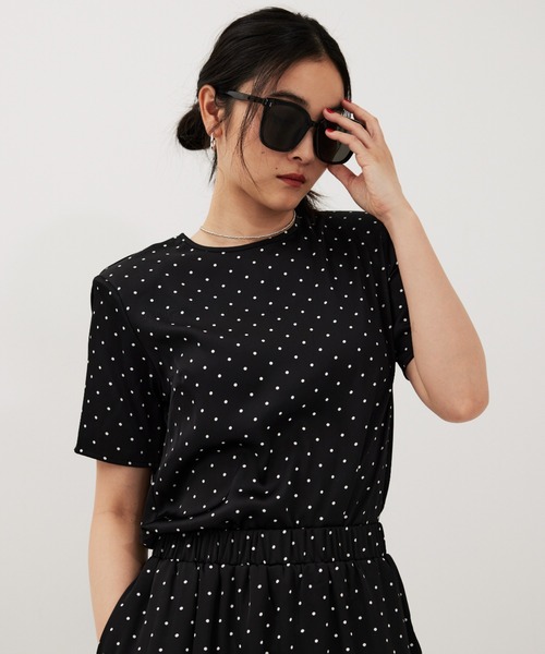 HANNE（アン）の「ドットサテンハーフスリーブブラウス（シャツ/ブラウス・レディース・ブラック/ホワイト・FREE）」の5枚目の写真