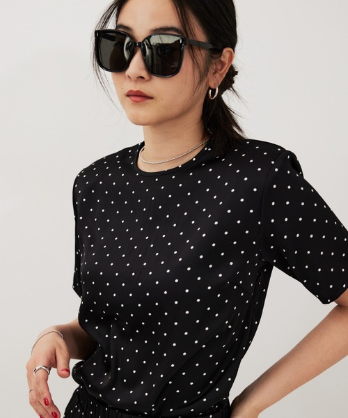 HANNE（アン）の「ドットサテンハーフスリーブブラウス（シャツ/ブラウス・レディース・ブラック/ホワイト・FREE）」の6枚目の写真