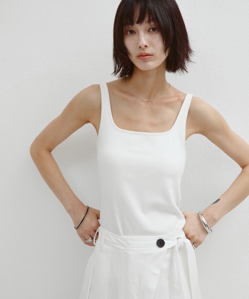ANF.MUU(アンフムー)の「【接触冷感】カップ付きスクエアネックタンク(タンクトップ・レディース・ホワイト/ベージュ/ブラック・FREE)」の5枚目の写真