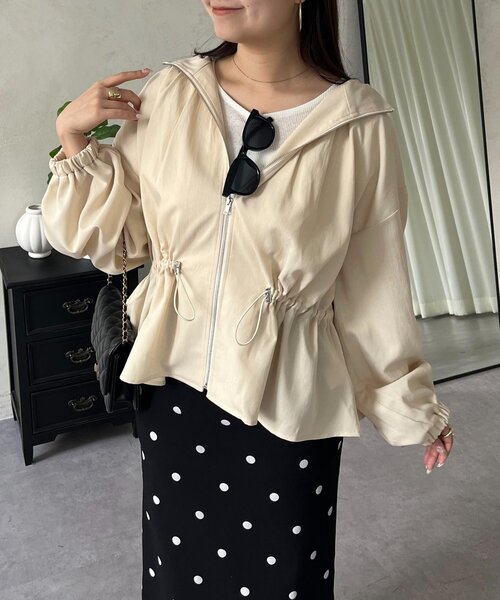 prose verse（プロズヴェール）の「【UVカット】バックヨークドロストペプラムマウンテンパーカー（ブルゾン・レディース・アイボリー/カーキ/ブラック・LARGE/MEDIUM）」の6枚目の写真