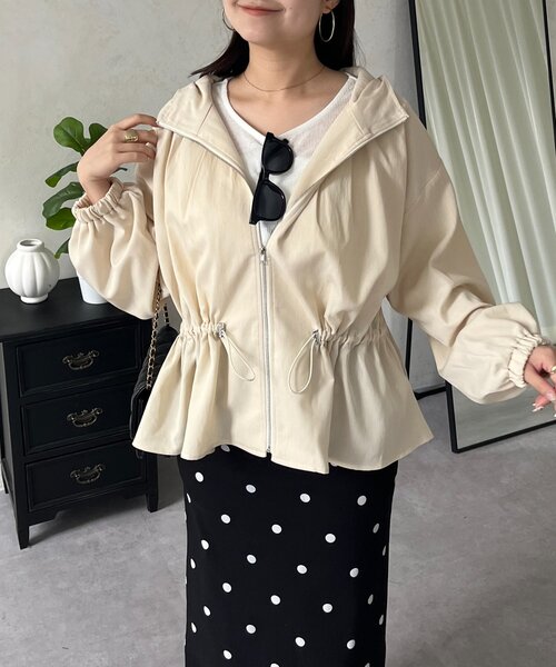 prose verse（プロズヴェール）の「【UVカット】バックヨークドロストペプラムマウンテンパーカー（ブルゾン・レディース・アイボリー/カーキ/ブラック・LARGE/MEDIUM）」の17枚目の写真