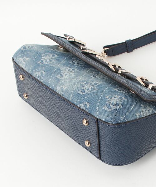 Guess(ゲス)の「DOVIE Flap Shoulder Bag ショルダーバッグ(ショルダーバッグ・レディース・ブルー系その他・ONE SIZE)」の14枚目の写真