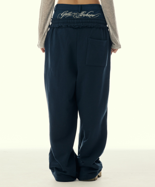 GILAARCHIVE（ギラアーカイブ）の「LAYERED WAIST SWEAT PANTS_NAVY（スウェットパンツ・レディース・その他・FREE）」の3枚目の写真