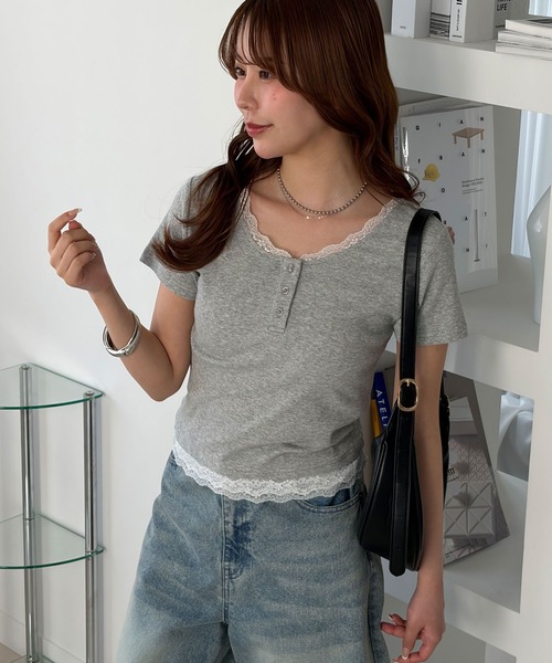 muet.（ミュエ）の「ヘンリーネックレースレイヤード風リブトップス（Tシャツ/カットソー・レディース・杢グレー/ブラック/オフホワイト・MEDIUM/LARGE）」の8枚目の写真