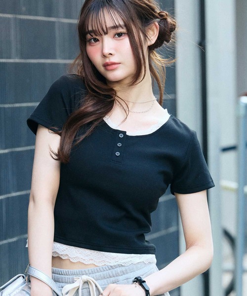 muet.（ミュエ）の「ヘンリーネックレースレイヤード風リブトップス（Tシャツ/カットソー・レディース・杢グレー/ブラック/オフホワイト・MEDIUM/LARGE）」の22枚目の写真