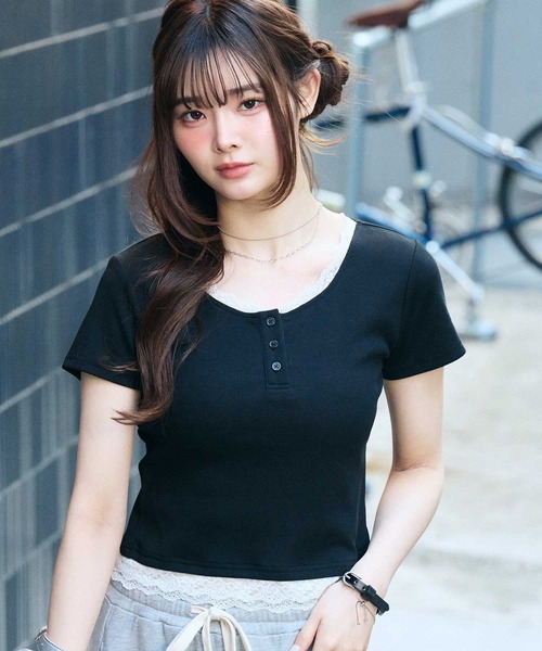 muet.（ミュエ）の「ヘンリーネックレースレイヤード風リブトップス（Tシャツ/カットソー・レディース・杢グレー/ブラック/オフホワイト・MEDIUM/LARGE）」の20枚目の写真