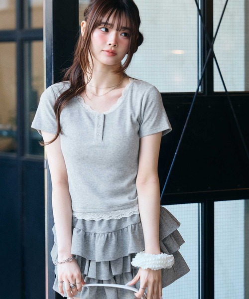 muet.（ミュエ）の「ヘンリーネックレースレイヤード風リブトップス（Tシャツ/カットソー・レディース・杢グレー/ブラック/オフホワイト・MEDIUM/LARGE）」の18枚目の写真