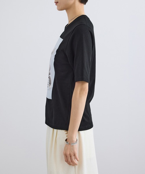 SALON adam et rope'(サロン アダム エ ロペ)の「【Lee Izumida by SALON】プリントコンパクトT(Tシャツ/カットソー・レディース・ブラック/ホワイト系その他/ホワイト・FREE)」の16枚目の写真