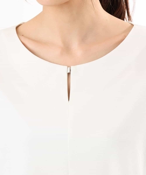 MK MICHEL KLEIN（エムケーミッシェルクラン）の「[接触冷感/洗える]シルケットスムース ドルマンスリーブカットソー（Tシャツ/カットソー・レディース・サンドベージュ/ホワイト/ブラック/グリーン系/ライトベージュ/ダークグレー・38）」の7枚目の写真