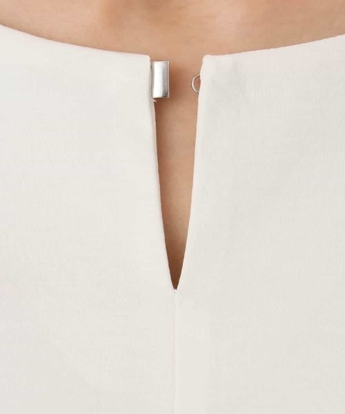 MK MICHEL KLEIN（エムケーミッシェルクラン）の「[接触冷感/洗える]シルケットスムース ドルマンスリーブカットソー（Tシャツ/カットソー・レディース・サンドベージュ/ホワイト/ブラック/グリーン系/ライトベージュ/ダークグレー・38）」の13枚目の写真