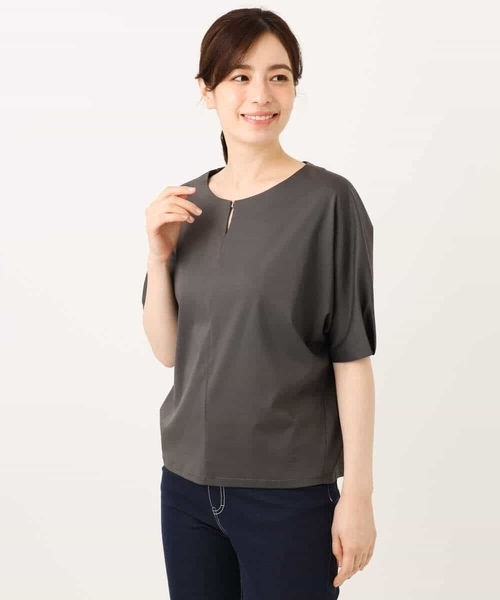 MK MICHEL KLEIN（エムケーミッシェルクラン）の「[接触冷感/洗える]シルケットスムース ドルマンスリーブカットソー（Tシャツ/カットソー・レディース・サンドベージュ/ホワイト/ブラック/グリーン系/ライトベージュ/ダークグレー・38）」の22枚目の写真