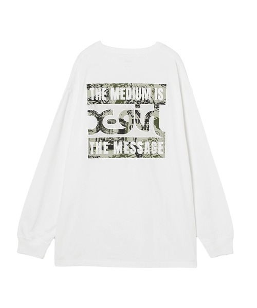 X-girl(エックスガール)の「BRUSHED COLLAGE GRAPHIC LOGO L/S BIG TEE DRESS(ワンピース・レディース・ブラック/ホワイト・M/S)」の2枚目の写真