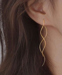 ロングツイストデザインピアス ロングピアス」に該当するファッション