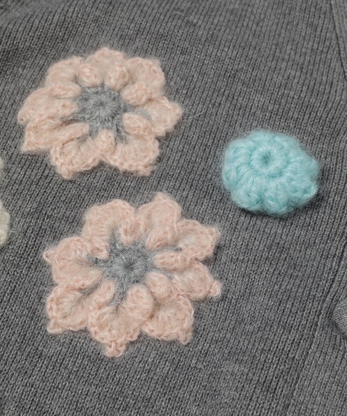 GANNI(ガニー)の「Cotton Cashmere Flower Cardigan(カーディガン/ボレロ・レディース・グレー系その他・M)」の4枚目の写真
