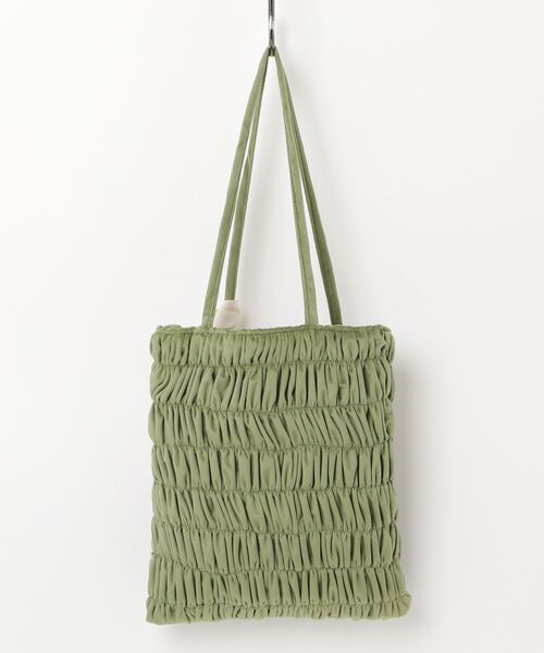 beej(ビージ)の「(beej)Gathered velour bag(トートバッグ・レディース・グリーン/ブルー・ONE SIZE)」の3枚目の写真
