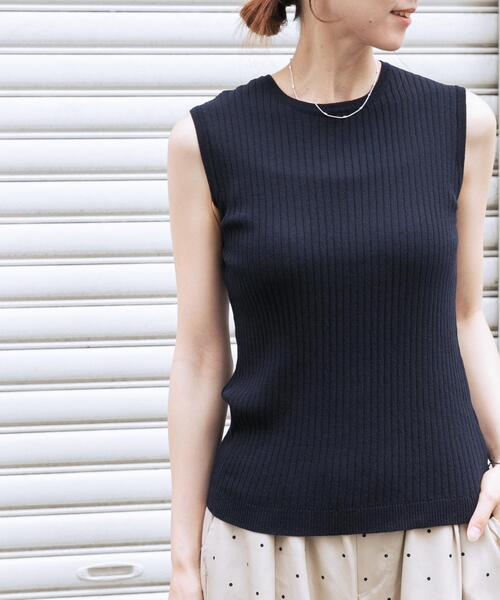 ITEMS URBANRESEARCH(アイテムズ アーバンリサーチ)の「『洗濯可』ワイドノースリーブニット(ニット/セーター・レディース・カーキ/レッド/オフホワイト/ネイビー・FREE)」の1枚目の写真