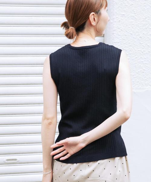 ITEMS URBANRESEARCH(アイテムズ アーバンリサーチ)の「『洗濯可』ワイドノースリーブニット(ニット/セーター・レディース・カーキ/レッド/オフホワイト/ネイビー・FREE)」の18枚目の写真