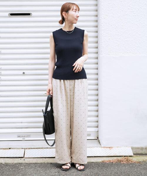ITEMS URBANRESEARCH(アイテムズ アーバンリサーチ)の「『洗濯可』ワイドノースリーブニット(ニット/セーター・レディース・カーキ/レッド/オフホワイト/ネイビー・FREE)」の19枚目の写真